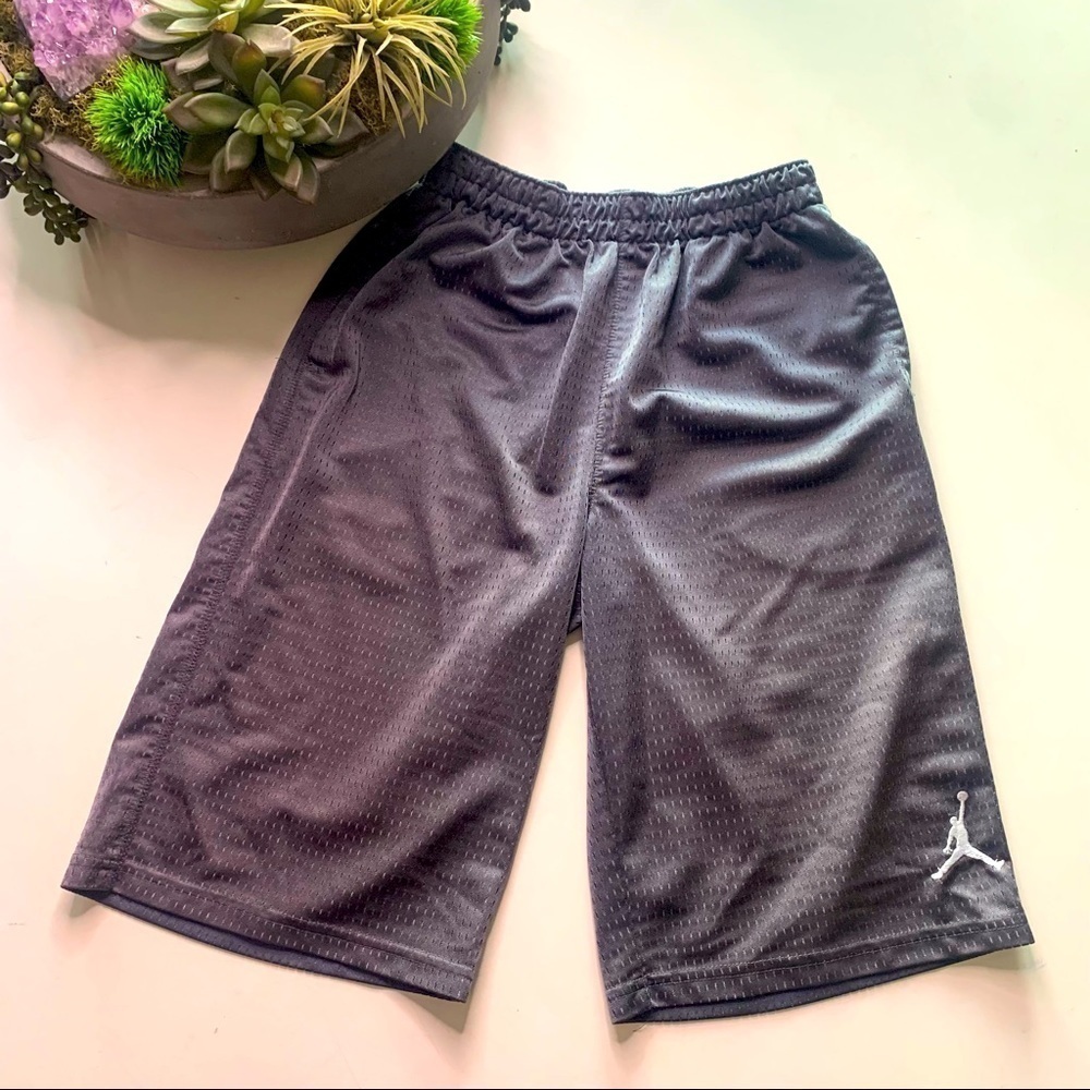 Air Jordan mash gray athletic basketball shorts boys large